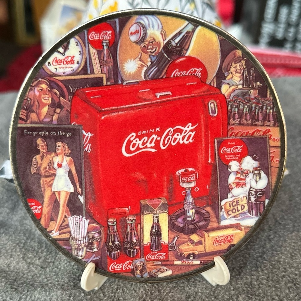 Coca-Cola Mini-Plate & Display Stand Vintage 1995 | Decorative Only